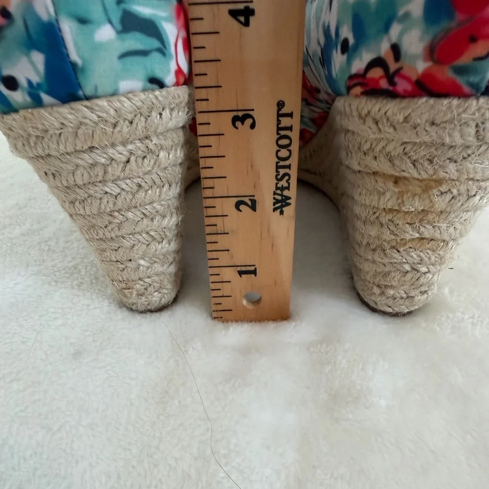Kelly & Katie Sz 7.5 Ivala Floral Textile Peep Toe Wedge Espadrille Sandal.